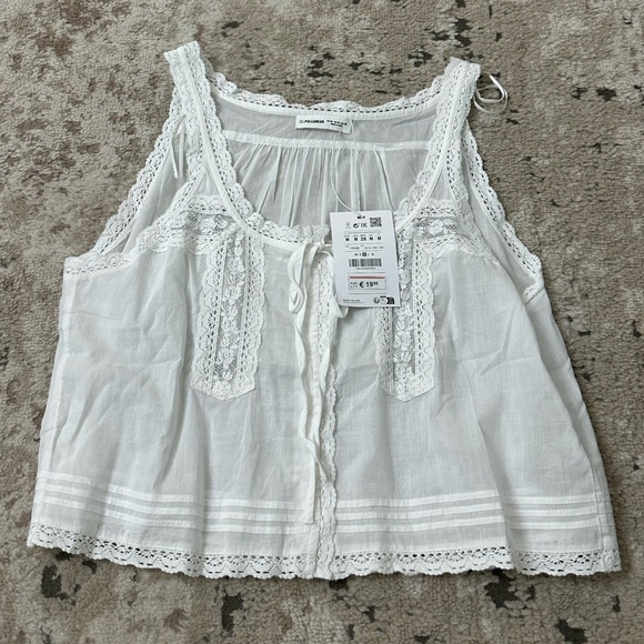 Pull & Bear White Lace Trim Top Size Medium NWT - Picture 2 of 6